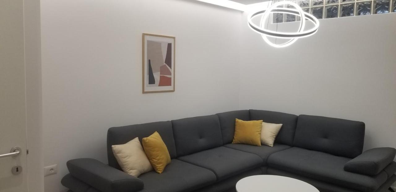 White Apartment Tirana Zewnętrze zdjęcie